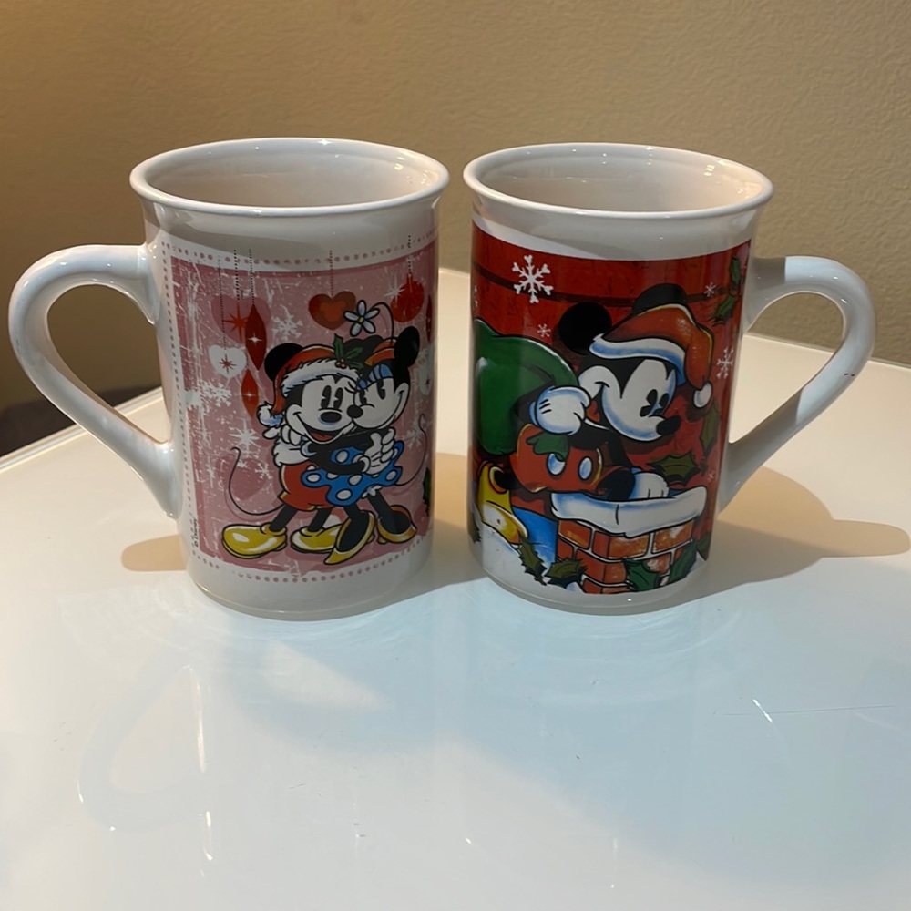 Mickey Mouse and Minnie Mouse Disney 2014 Christmas Santa Mug